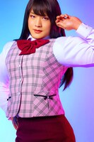 冨岡健翔扮するユイ。