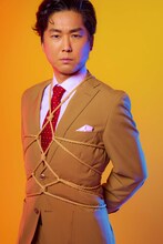 山崎樹範扮する響ワタル。