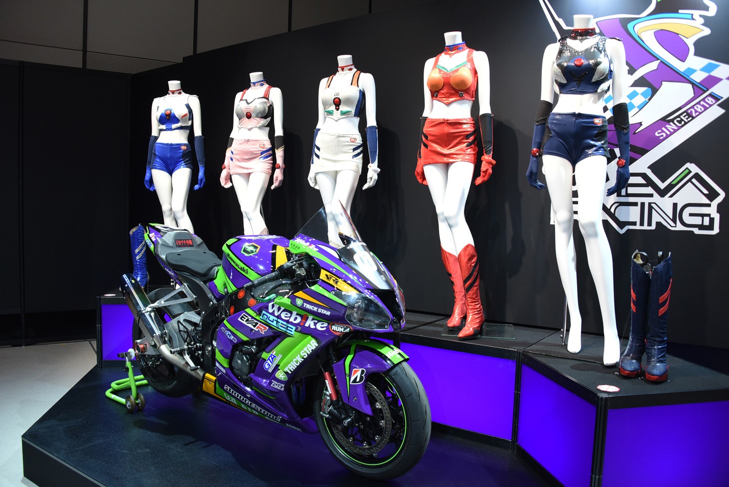 「EVANGELION CROSSING EXPO ―エヴァ大博覧会―」より。