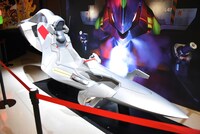 「EVANGELION CROSSING EXPO ―エヴァ大博覧会―」より。