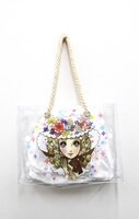 「ロープハンドルクリアバッグ『花帽子の少女』（グッズセット付）」