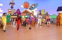 「火曜は全力！華大さんと千鳥くん」より。左から博多華丸、大悟、ケンドーコバヤシ、児島一哉、山内健司、濱家隆一。