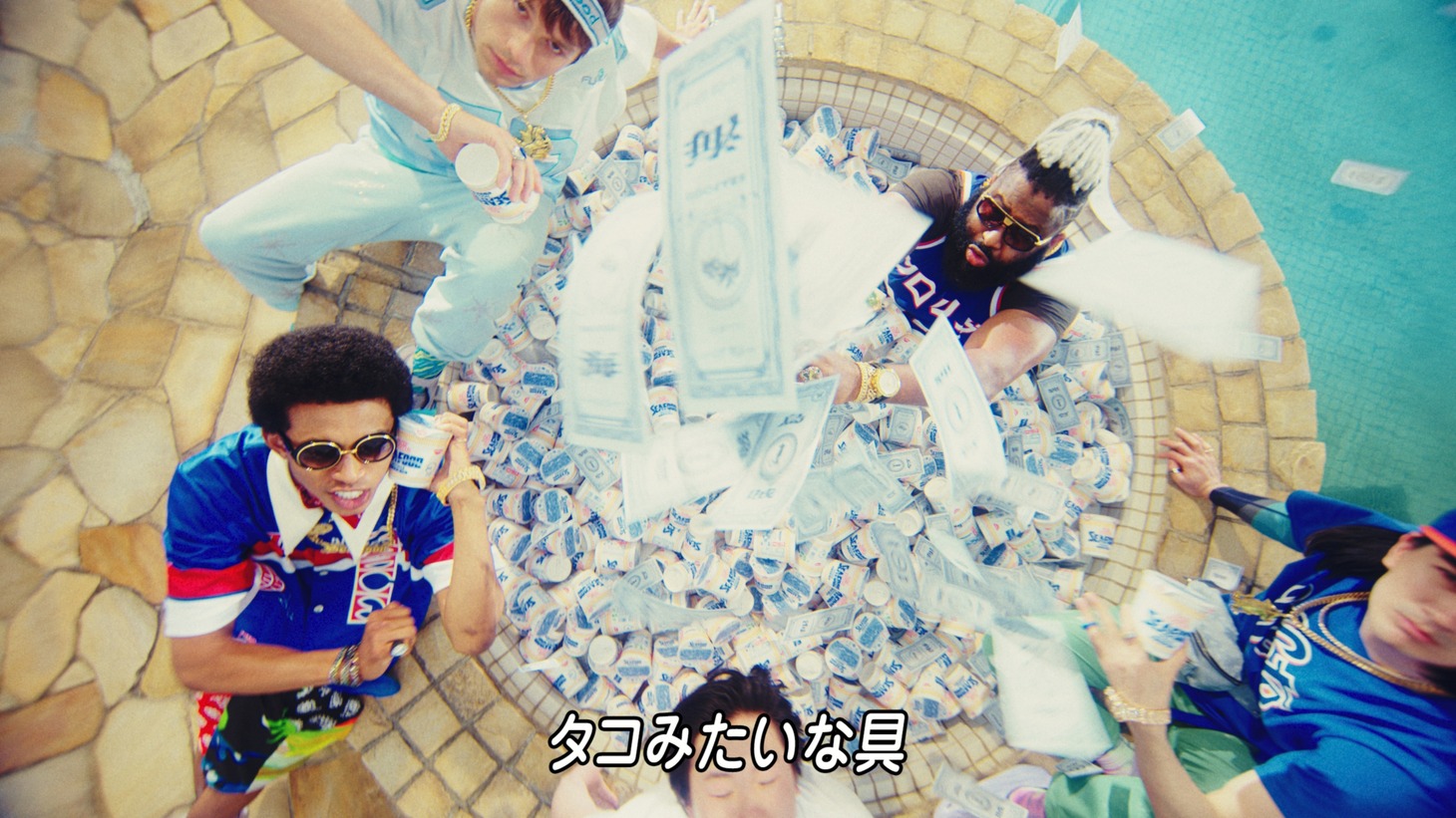 CM「サザエさんと海ラップ篇」より。