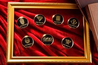 メタル缶バッジ