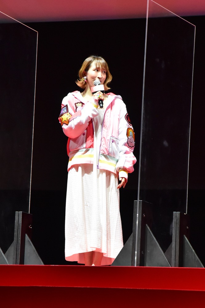 名塚佳織
