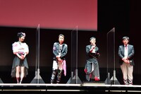 左から岡村明美、平田広明、チョー、谷口悟朗監督。