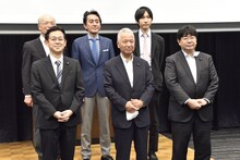 前列左より赤松健議員、甘利明議員、山田太郎議員。後列左より前田哲男弁護士、後藤健郎氏、中島博之弁護士。
