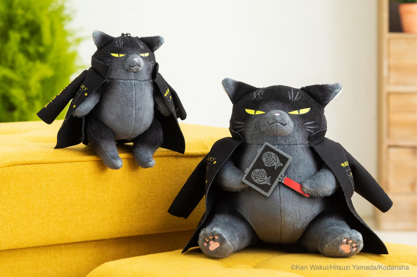 「東京卍リベンジャーズ」と「デキる猫は今日も憂鬱」とのコラボグッズ。