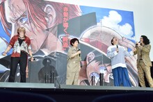 田中真弓からの「お前たちは、俺の仲間だ！」という宣言に喜びを露わにする山田裕貴、せいや、粗品。