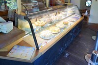 リリエンベルグでは焼き菓子以外にケーキも販売されている。過去にはリリエンベルグのケーキが「美味しんぼ」に登場したことも。