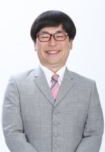 MCを務める向清太朗（天津）。