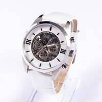 アルティメットまどかモデルの腕時計。