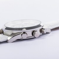 アルティメットまどかモデルの腕時計。