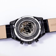 悪魔ほむらモデルの腕時計。