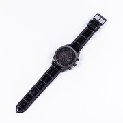 悪魔ほむらモデルの腕時計。