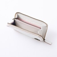 アルティメットまどかモデルの長財布。