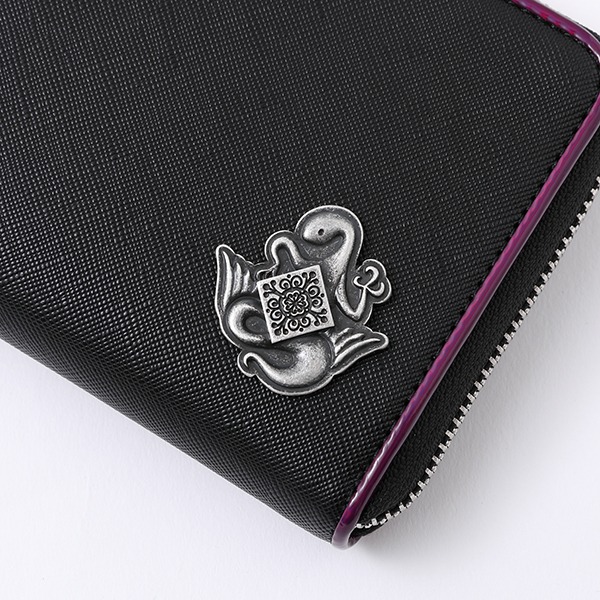 悪魔ほむらモデルの長財布。