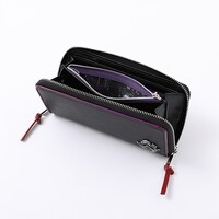 悪魔ほむらモデルの長財布。