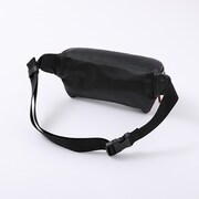 悪魔ほむらモデルのバッグ。