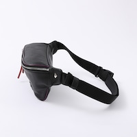 悪魔ほむらモデルのバッグ。