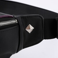 悪魔ほむらモデルのバッグ。