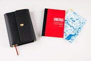 左から「Going Merry LOGBOOK」、手帳本体、「ほぼ日の下敷き Memories」。