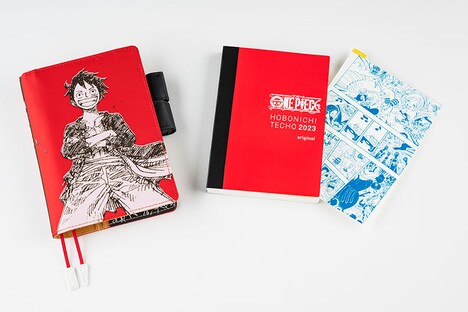 左から「麦わらのルフィ RED」、手帳本体、「ほぼ日の下敷き Memories」。