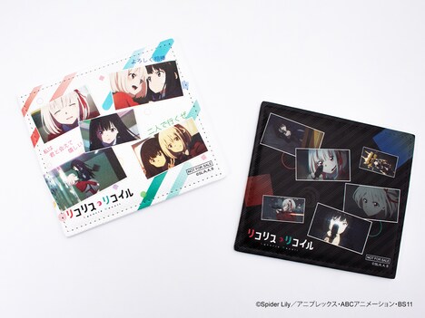 左から「相棒ver.」の捺印マット、「リコリスver.」の捺印マット。