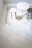 本棚のランドスケープによって設計された ”マンガの洞窟”