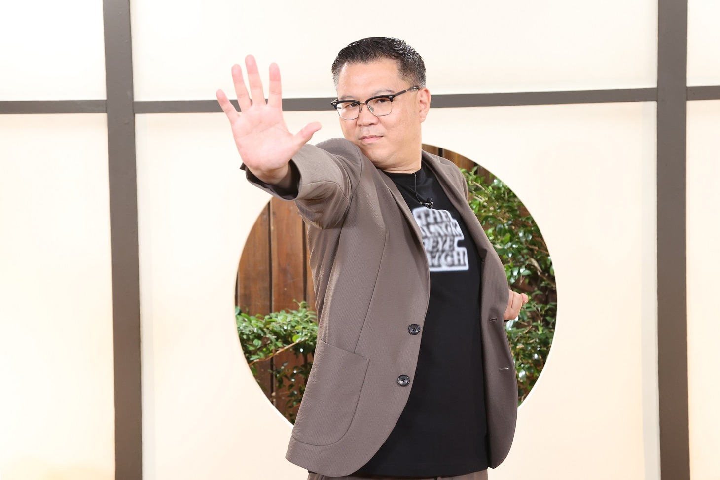 シソンヌ長谷川 (c)フジテレビ
