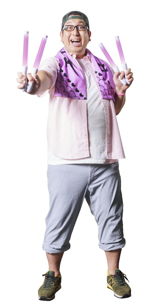 ドラマ「推しが武道館いってくれたら死ぬ」で、くまさに扮するレインボー・ジャンボたかお。 (c)A/T,O・A