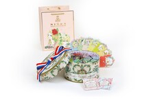 「ニナス オリジナル ロイヤル シークレット ガーデン・コレクション ボックス
誕生50周年記念 ベルサイユのばら展 プレミアムエディション／45ティーバック入り」(c)池田理代子プロダクション (c)NINA’S MARIE-ANTOINETTE