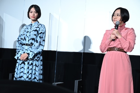 左から杉咲花、悠木碧。