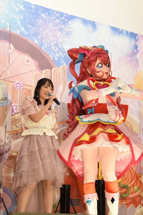 菱川花菜の声に合わせて動くキュアプレシャス。