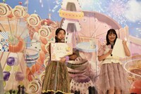 「お子さまランチ」であいうえお作文に挑戦する登壇者たち。