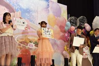 「お子さまランチ」であいうえお作文に挑戦する登壇者たち。