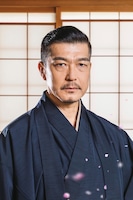 桜夜秀一朗役の大澄賢也。