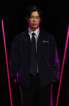 井之脇海扮する神志名将。