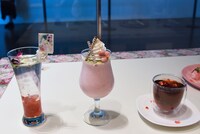 THE SUN & THE MOONで提供される「誕生50周年記念 ベルサイユのばら展ーベルばらは永遠にー」とのコラボメニュー。