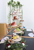 THE SUN & THE MOONで提供される「誕生50周年記念 ベルサイユのばら展ーベルばらは永遠にー」とのコラボメニュー。