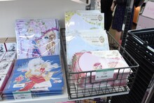 物販コーナーより。 (c)池田理代子プロダクション