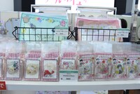 物販コーナーより。 (c)池田理代子プロダクション