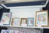 物販コーナーより。 (c)池田理代子プロダクション