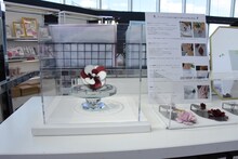 物販コーナーより。 (c)池田理代子プロダクション