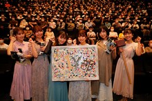 オリジナルTVアニメ「Do It Yourself!! -どぅー・いっと・ゆあせるふ-」キャストトークイベントの様子。左から大森日雅、和氣あず未、市ノ瀬加那、稲垣好、佐倉綾音、高橋花林。