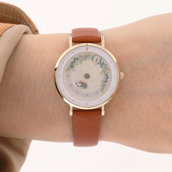 腕時計使用イメージ。