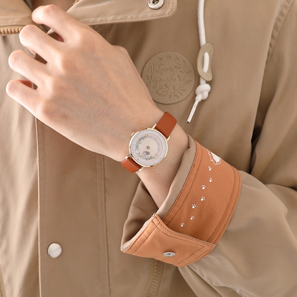 腕時計使用イメージ。