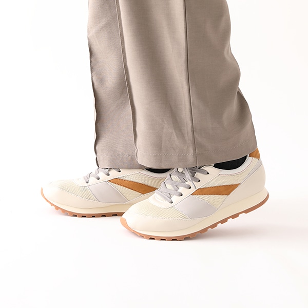 スニーカーの使用イメージ。