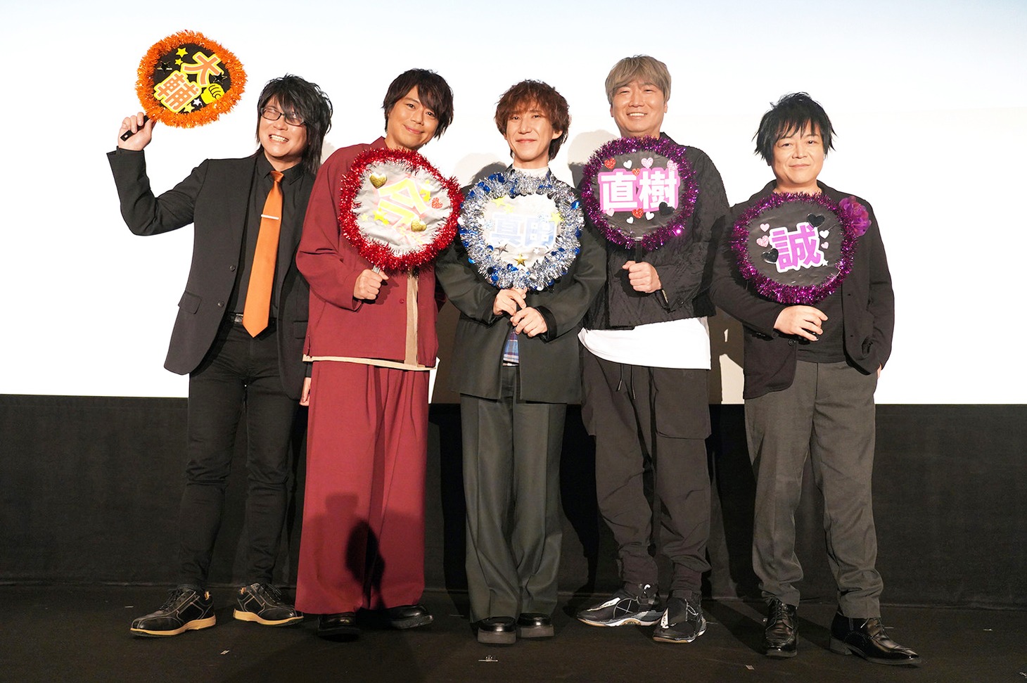 左から山中大輔役の森川智之、今川剛役の浪川大輔、真田健太郎役の平川大輔、石田直樹役の小西克幸、柿崎誠役の佐々木望。