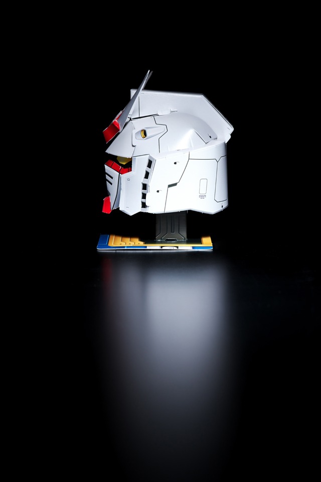 「パーフェクト・ガンダム ヘッドペーパークラフト」の完成図。